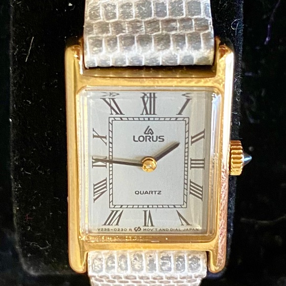 Seiko Gold and White Women's Watch - Picture 2 of 8